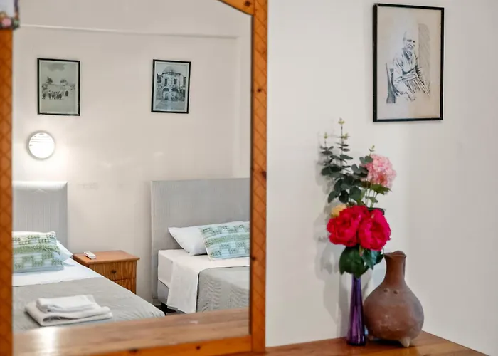 Antonys Garden House