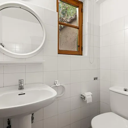 Antonys Garden House *