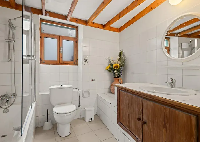 Antonys Garden House *