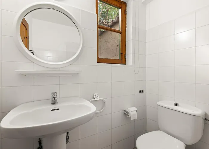 Antonys Garden House *