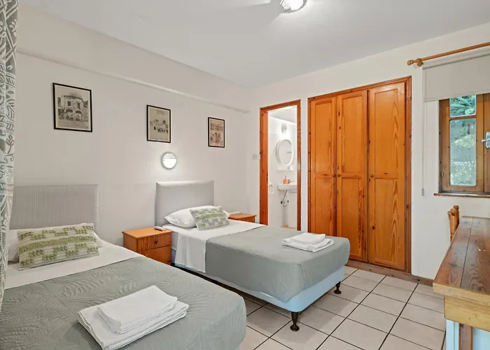 Antonys Garden House