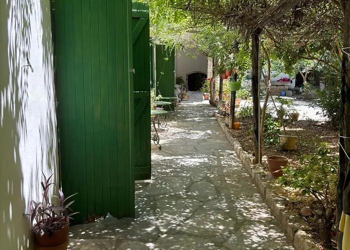 Antonys Garden House Han *